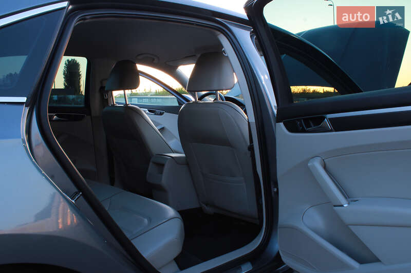 Седан Volkswagen Passat 2017 в Киеве