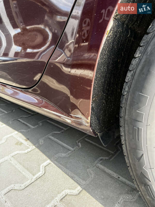 Седан Volkswagen Passat 2013 в Києві