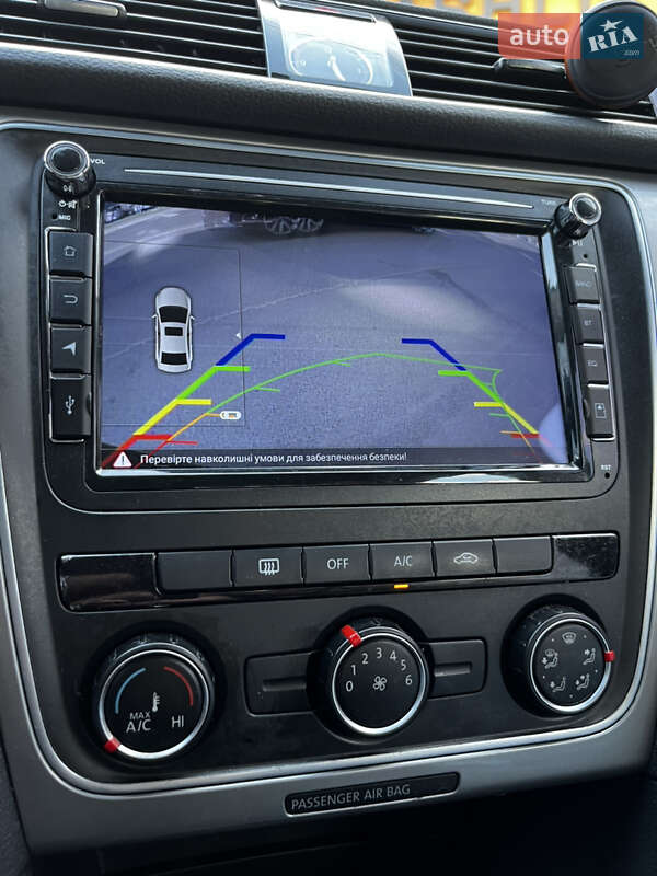 Седан Volkswagen Passat 2013 в Києві
