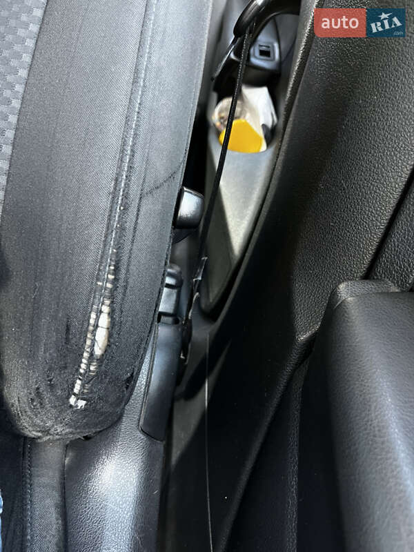 Седан Volkswagen Passat 2013 в Києві