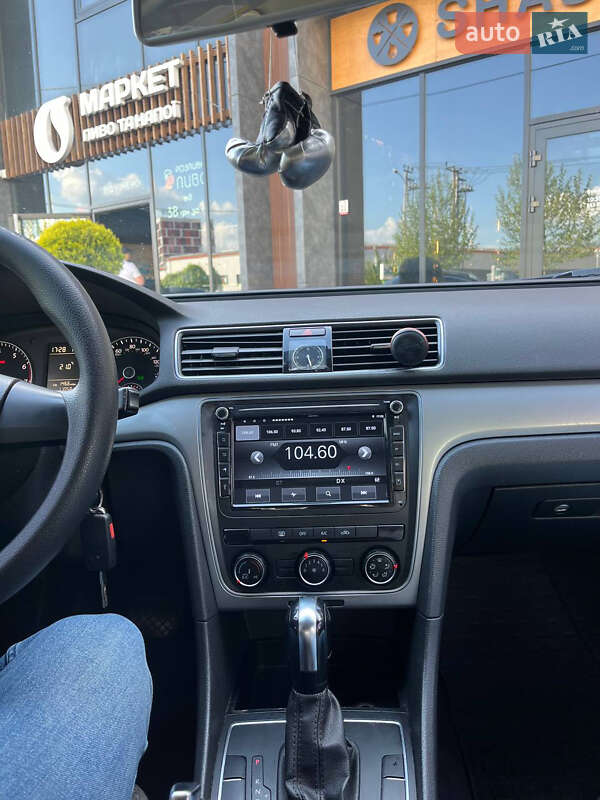 Седан Volkswagen Passat 2013 в Києві