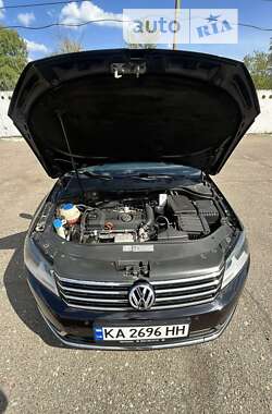 Седан Volkswagen Passat 2011 в Остер