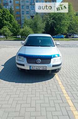 Седан Volkswagen Passat 2002 в Ужгороде