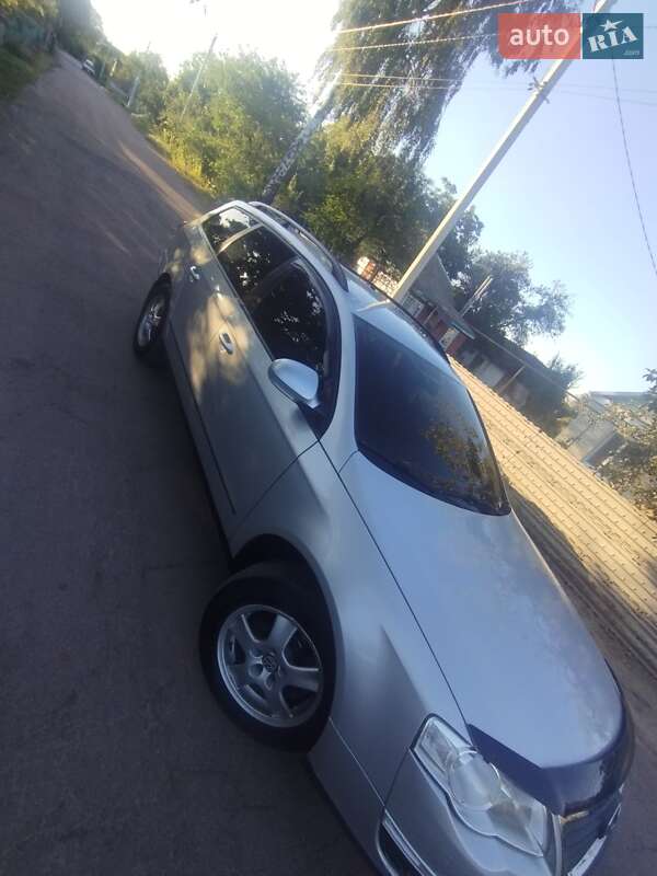 Универсал Volkswagen Passat 2008 в Коростене