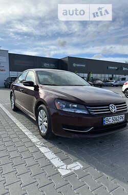 Седан Volkswagen Passat 2012 в Львове