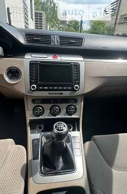 Седан Volkswagen Passat 2006 в Львове