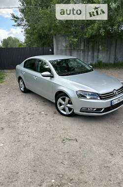 Седан Volkswagen Passat 2010 в Киеве