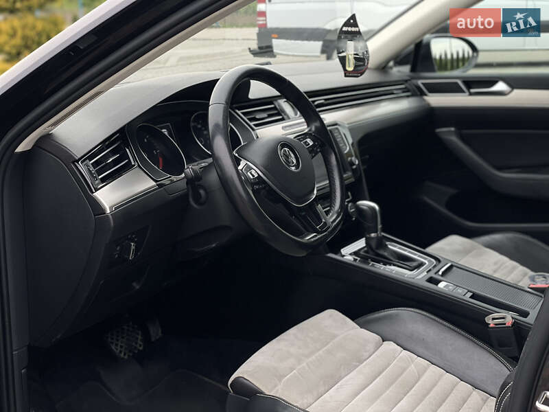 Универсал Volkswagen Passat 2015 в Староконстантинове