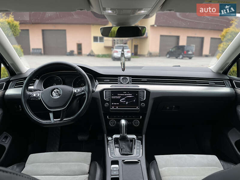 Универсал Volkswagen Passat 2015 в Староконстантинове
