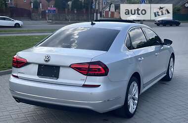 Седан Volkswagen Passat 2018 в Житомирі