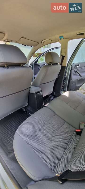 Универсал Volkswagen Passat 2004 в Сколе