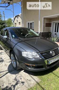 Седан Volkswagen Passat 2008 в Тячеве