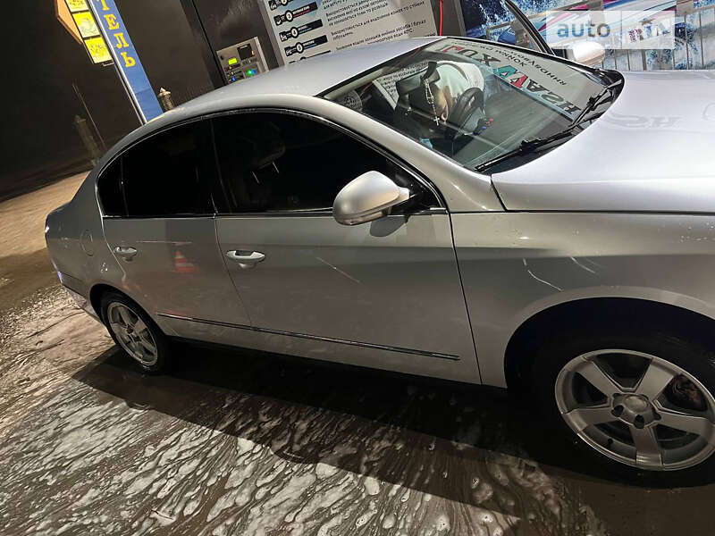 Седан Volkswagen Passat 2007 в Мостиске