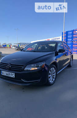 Седан Volkswagen Passat 2011 в Києві