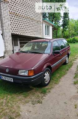 Универсал Volkswagen Passat 1990 в Новояворовске