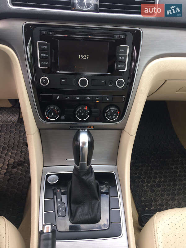 Седан Volkswagen Passat 2014 в Хмільнику