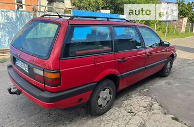 Универсал Volkswagen Passat 1990 в Миргороде