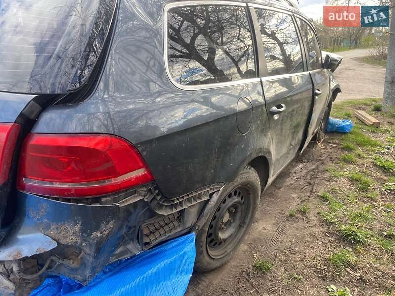 Універсал Volkswagen Passat 2012 в Хмельницькому