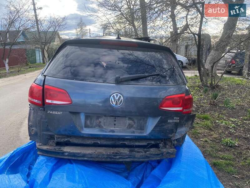 Універсал Volkswagen Passat 2012 в Хмельницькому