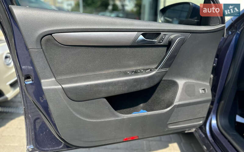 Седан Volkswagen Passat 2013 в 