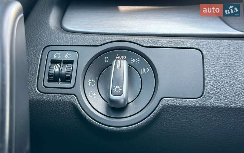 Седан Volkswagen Passat 2013 в Львове