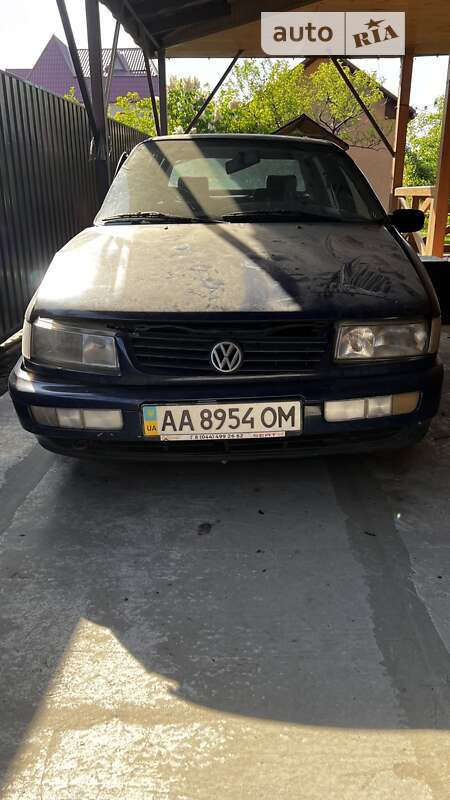 Седан Volkswagen Passat 1995 в Києві