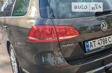 Универсал Volkswagen Passat 2012 в Ивано-Франковске