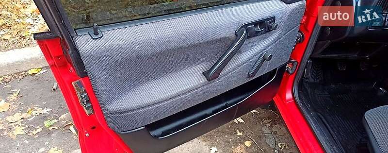 Седан Volkswagen Passat 1988 в Харкові