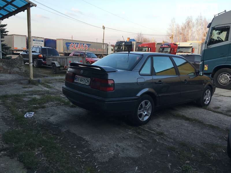 Седан Volkswagen Passat 1995 в Ковеле