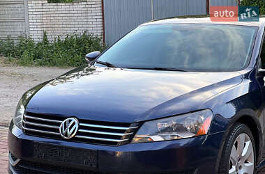 Седан Volkswagen Passat 2014 в Львові