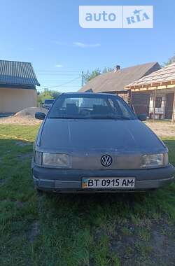 Седан Volkswagen Passat 1988 в Камне-Каширском
