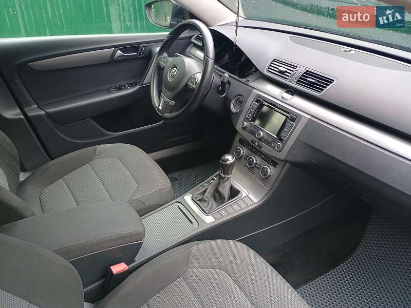 Универсал Volkswagen Passat 2013 в Коростене