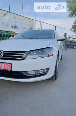 Седан Volkswagen Passat 2012 в Лубнах