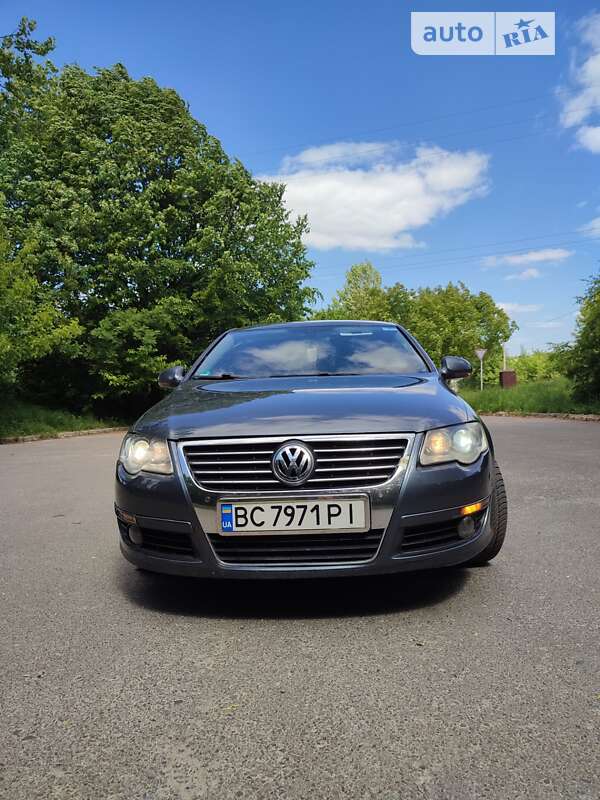 Седан Volkswagen Passat 2009 в Жовкві