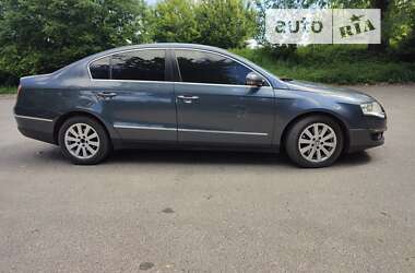 Седан Volkswagen Passat 2009 в Жовкві