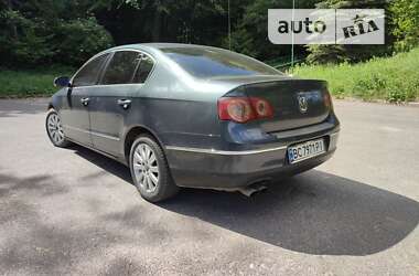 Седан Volkswagen Passat 2009 в Жовкві