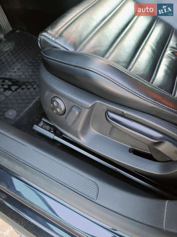 Универсал Volkswagen Passat 2012 в Львове