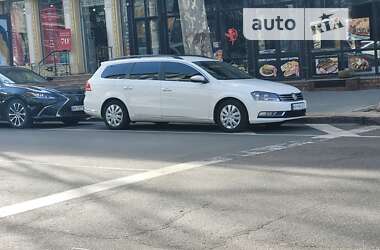 Универсал Volkswagen Passat 2013 в Киеве