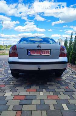 Седан Volkswagen Passat 2000 в Луцке