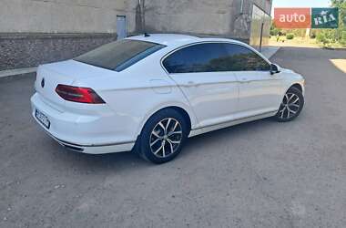 Седан Volkswagen Passat 2017 в 