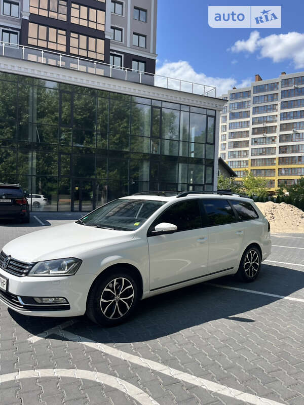 Универсал Volkswagen Passat 2011 в Хмельницком