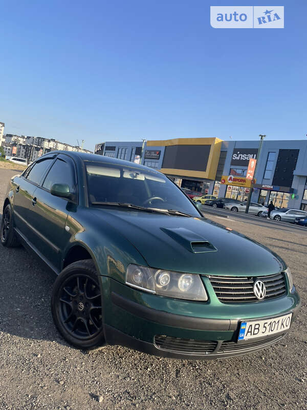 Седан Volkswagen Passat 2000 в Киеве