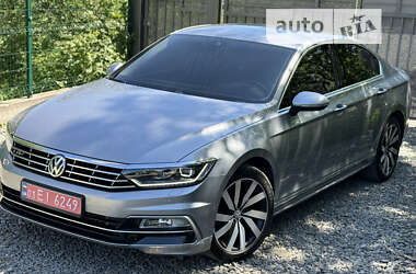 Седан Volkswagen Passat 2019 в Дрогобичі