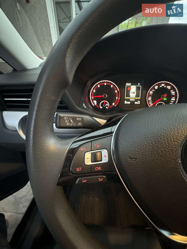 Седан Volkswagen Passat 2020 в Каменском