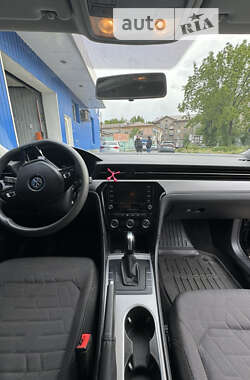 Седан Volkswagen Passat 2020 в Кам'янському