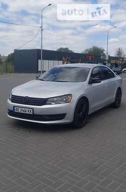 Седан Volkswagen Passat 2014 в Днепре