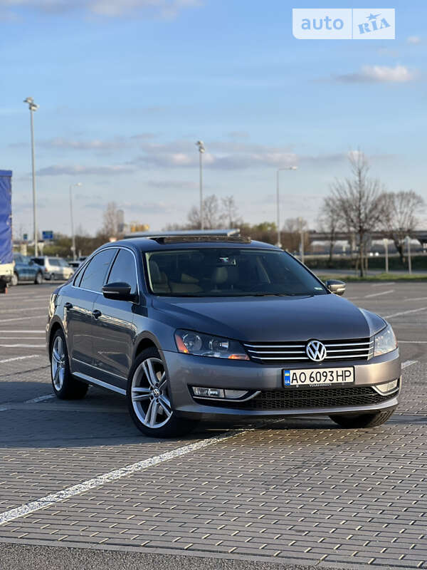 Седан Volkswagen Passat 2014 в Хусте