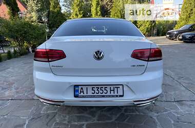Седан Volkswagen Passat 2016 в Вышгороде