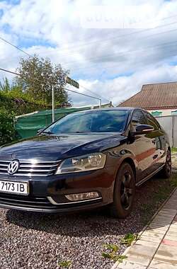 Седан Volkswagen Passat 2011 в Ахтырке