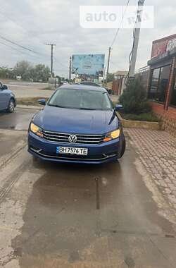 Седан Volkswagen Passat 2016 в Білгороді-Дністровському